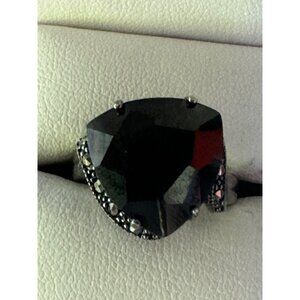 Vintage Sterling Silver Ring With Black Onyx Gemstone And Marcasite Accents 8.85